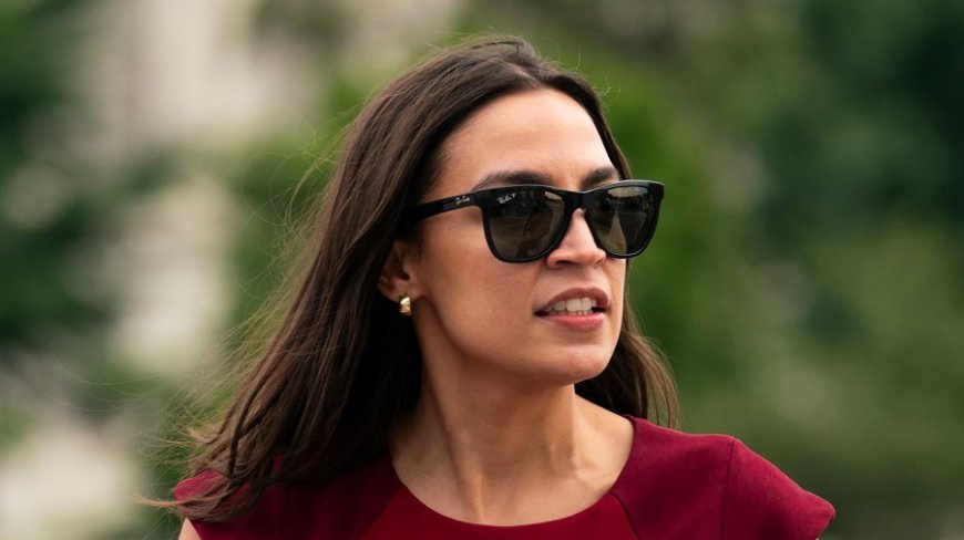 Ocasio-Cortez rips House Democrat over anonymous quote: 'You should absolutely retire'