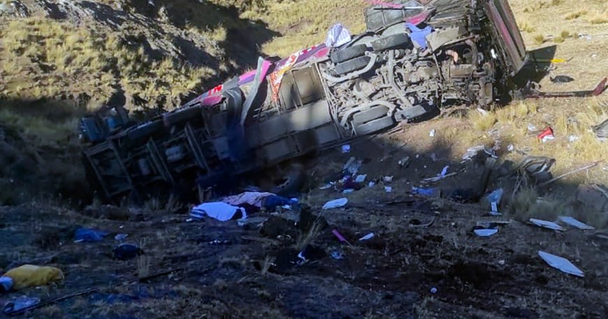 Bus crash kills at least 23 people in Peru’s Andes