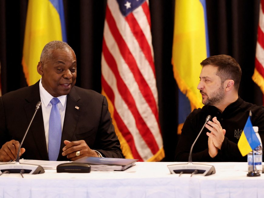 Zelenskyy urges Ukraine allies to allow long-range weapons use in Russia