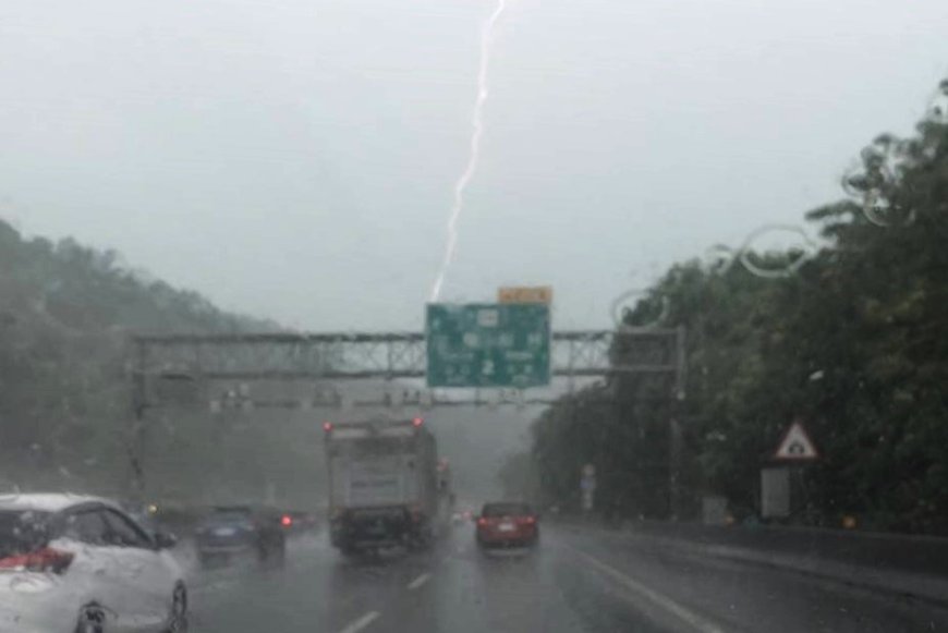 大雨急又猛！新北狂風暴雨猛閃電 慎防9級以上強陣風、溪水暴漲