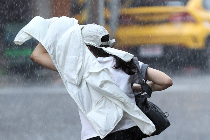 苗栗縣大雷雨 慎防劇烈降雨、雷擊