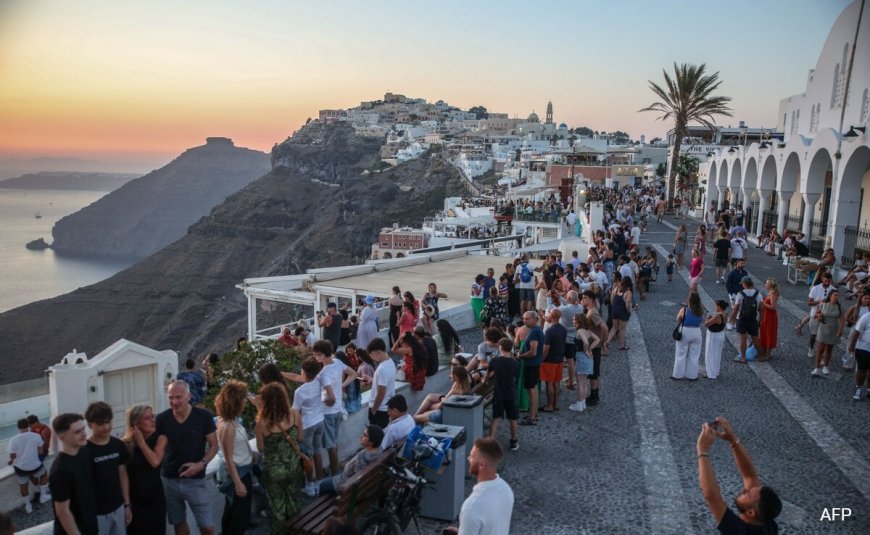 Greece To Impose Fee On Cruise Passengers To Mykonos And Santorini