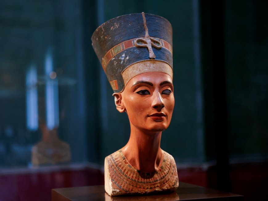 Egyptian archaeologist urges German museum to return Nefertiti’s bust