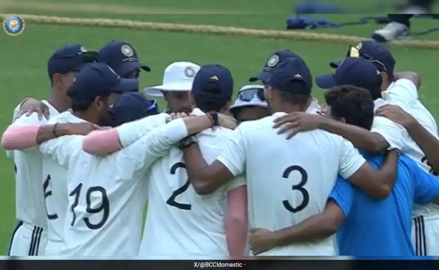 Rishabh Pant Sneaks Into Opponent's Huddle During Duleep Trophy. Internet Says "Gali Mohhale Ki League" - Watch