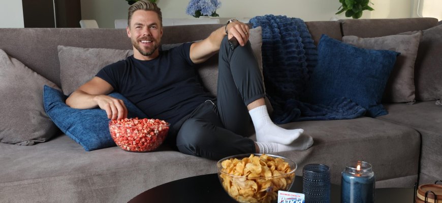 Derek Hough Masters The Art Of Turning 'Busyness' Off After A Hectic Day